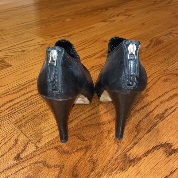 Franco Starto Woman’s Black Platform Booties  Size 9 - Picture 4 of 6